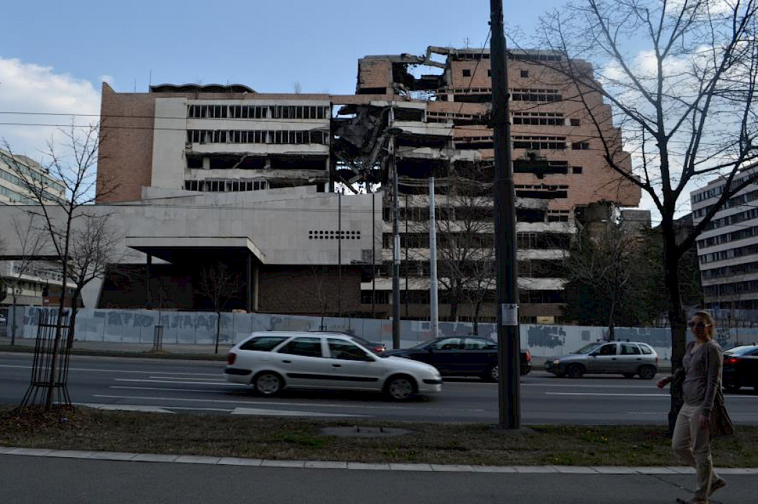 Die Ruine des Innenministeriums in Belgrad   © Elisa Satjukow